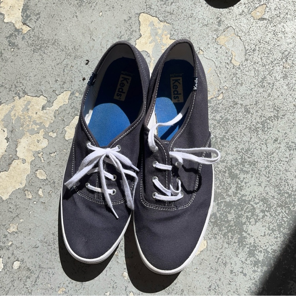 Women’s Keds lace up navy blue sneakers size 10